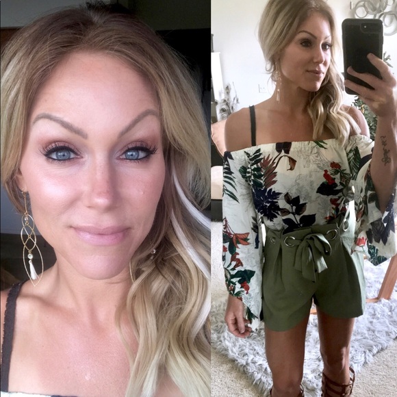 Meet your Posher, Elizabeth - Picture 2 of 2